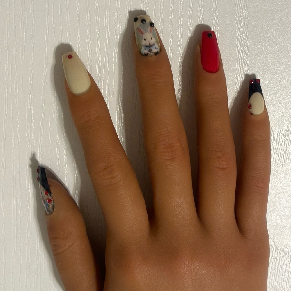 Alice in wonderland press on nails custom size
